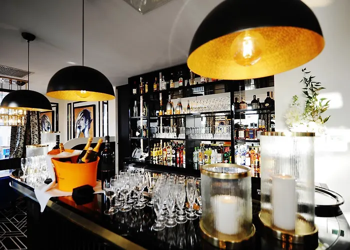 Hotel Restaurant Le Touring - Teritoria Saint-Raphaël