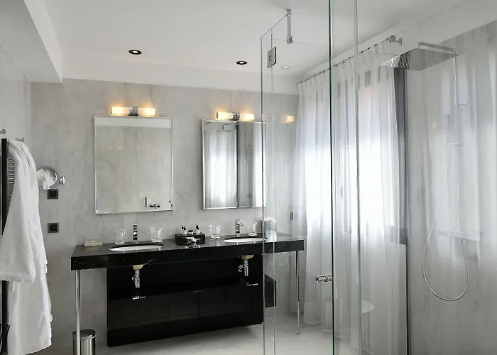 Hotel Le Touring Saint-Raphaël